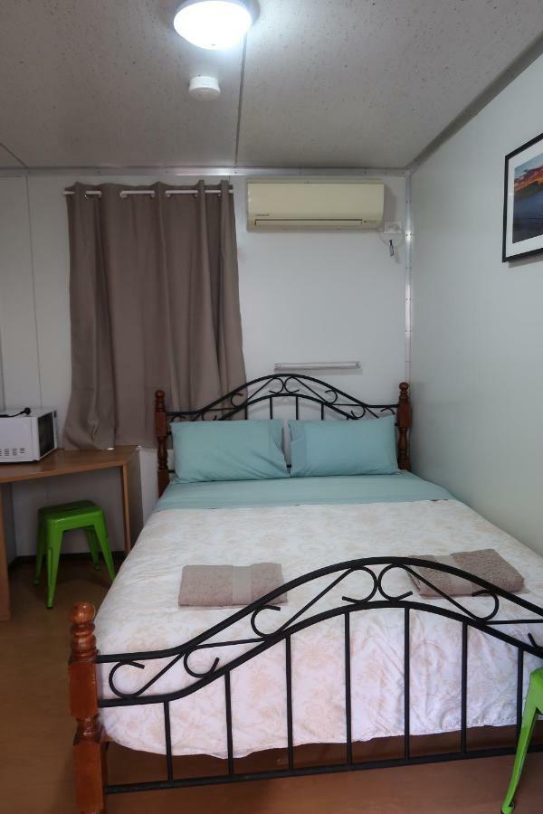 ديربي Mud Crab Motel المظهر الخارجي الصورة